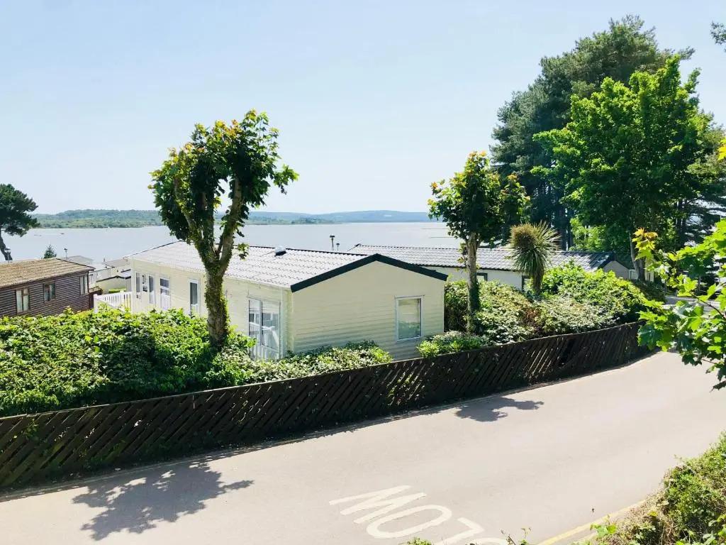 Family Seaside Retreat Private Stay at 5-Star Rockley Holiday Park Poole