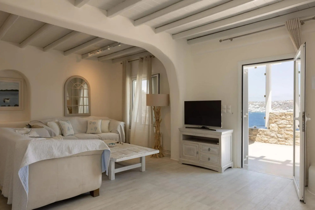 Luxury House with Private Pool 1A