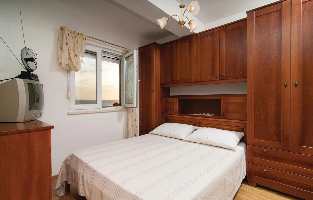 Amazing Home in Podstrana With Wifi and 2 Bedrooms
