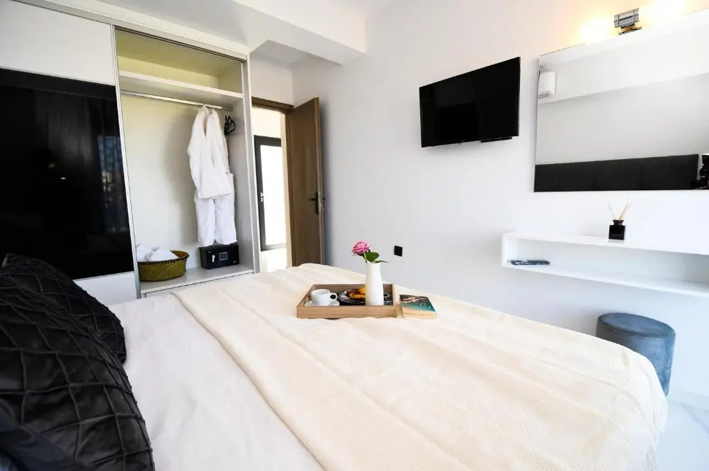 Sun White Villa