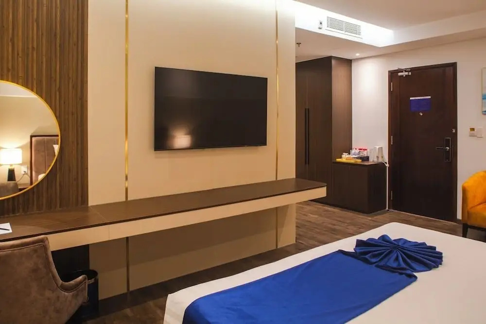 SANDALS AQUILA HOTEL