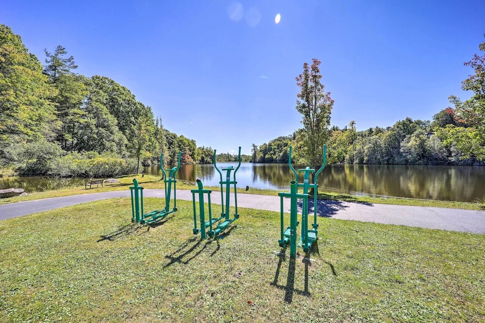Group Getaway in Newland w/ Lake & Pool Access