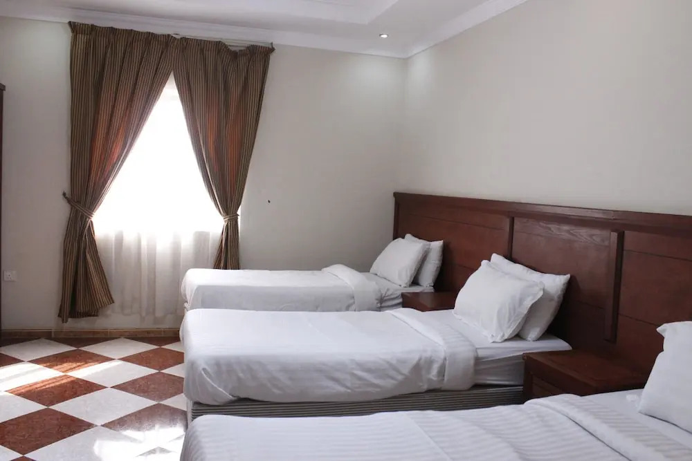 OYO 319 Jood Plaza Hotel
