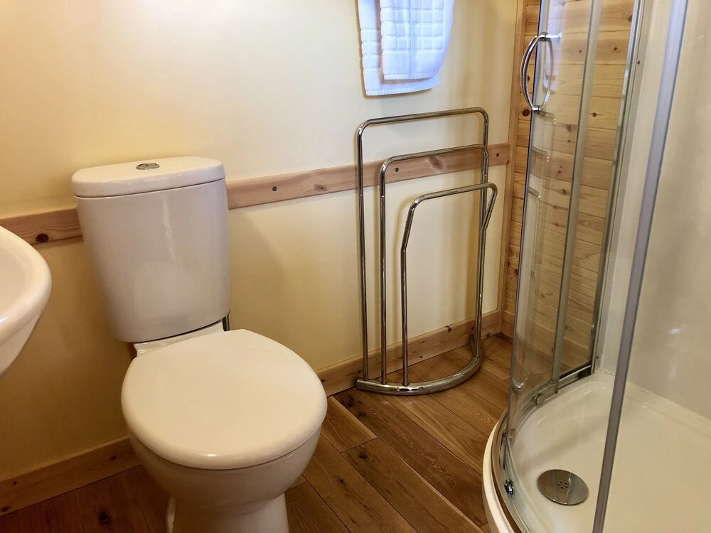 Rashfield Sheilings - Romantic Riverside Lodges near Dunoon & Pucks Glen