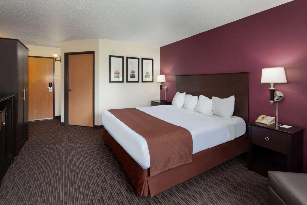 AmericInn by Wyndham Northfield