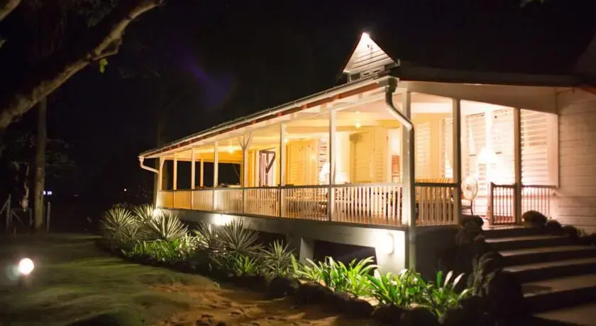 Llantrissant Beachcliff Villa