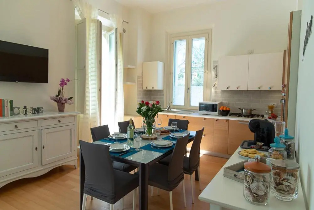 Zara D'Amare a Pesaro 10 metri dalla spiaggia by Yohome