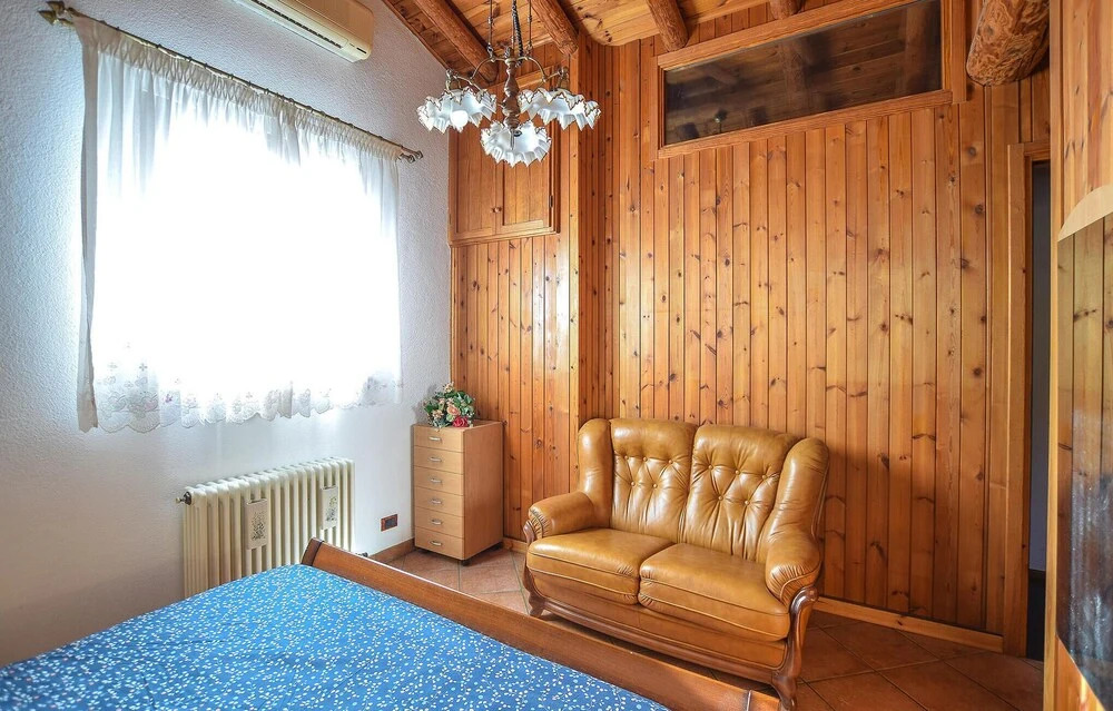 2 Bedroom Stunning Home In Luino