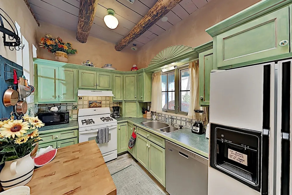 Downtown! Red Hawk By Inger Jirby - Steps To Plaza 1 Bedroom Duplex