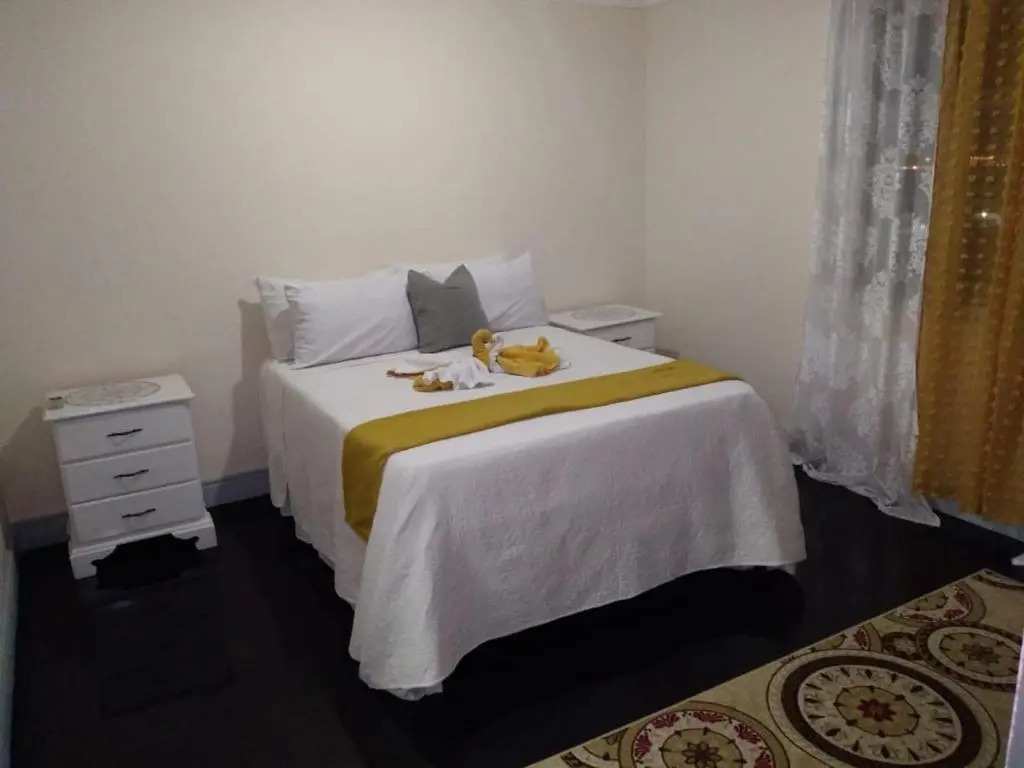 2bed apt with 24hr Security*