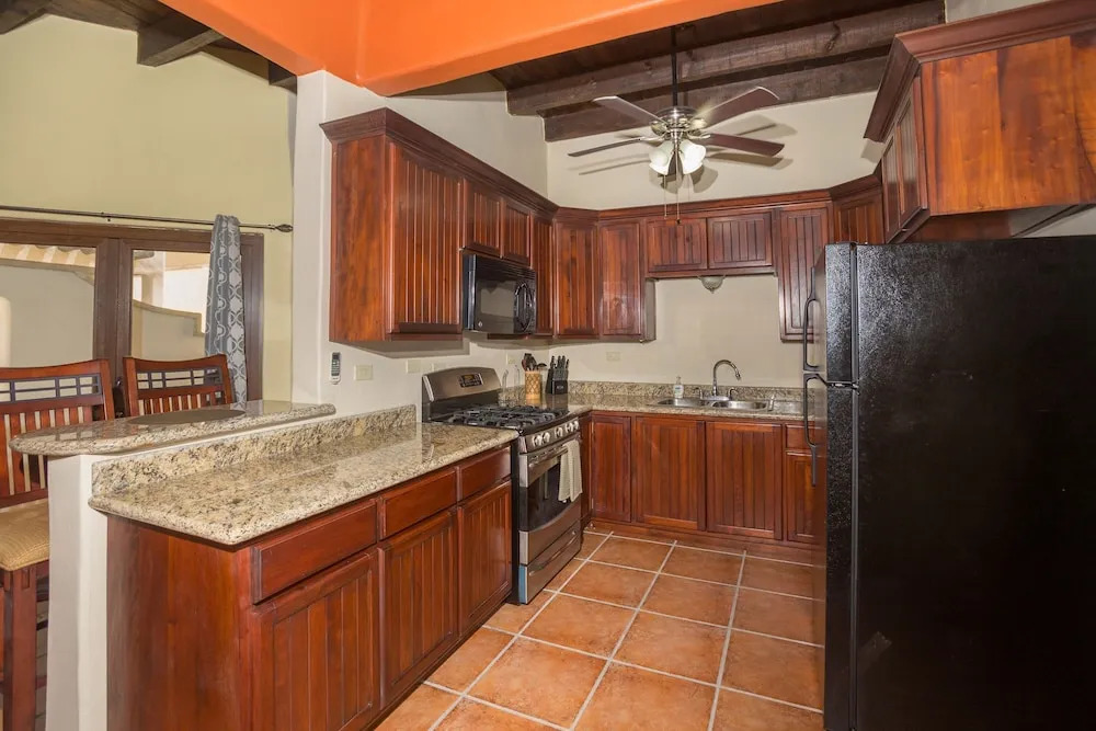 Caribbean Breeze 6b 2 Bedroom Condo by RedAwning