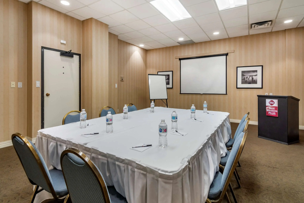 Best Western Plus Vancouver Airport Hotel