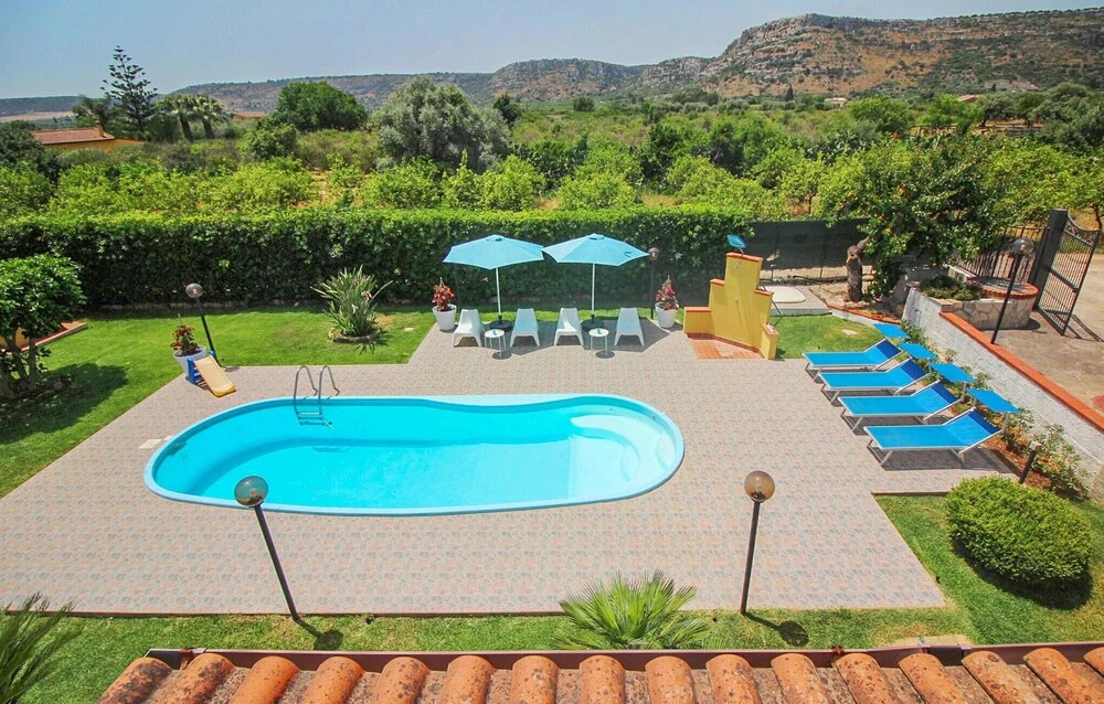 2 Bedroom Stunning Home In Siracusa