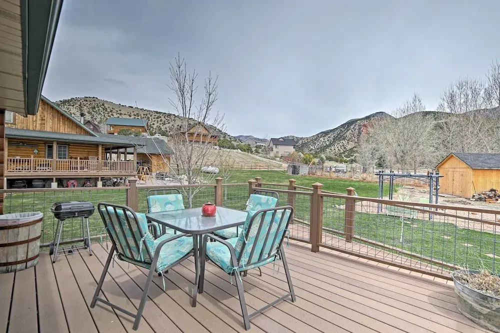 Rustic Cabin Near Palisade State Park w/ Deck!