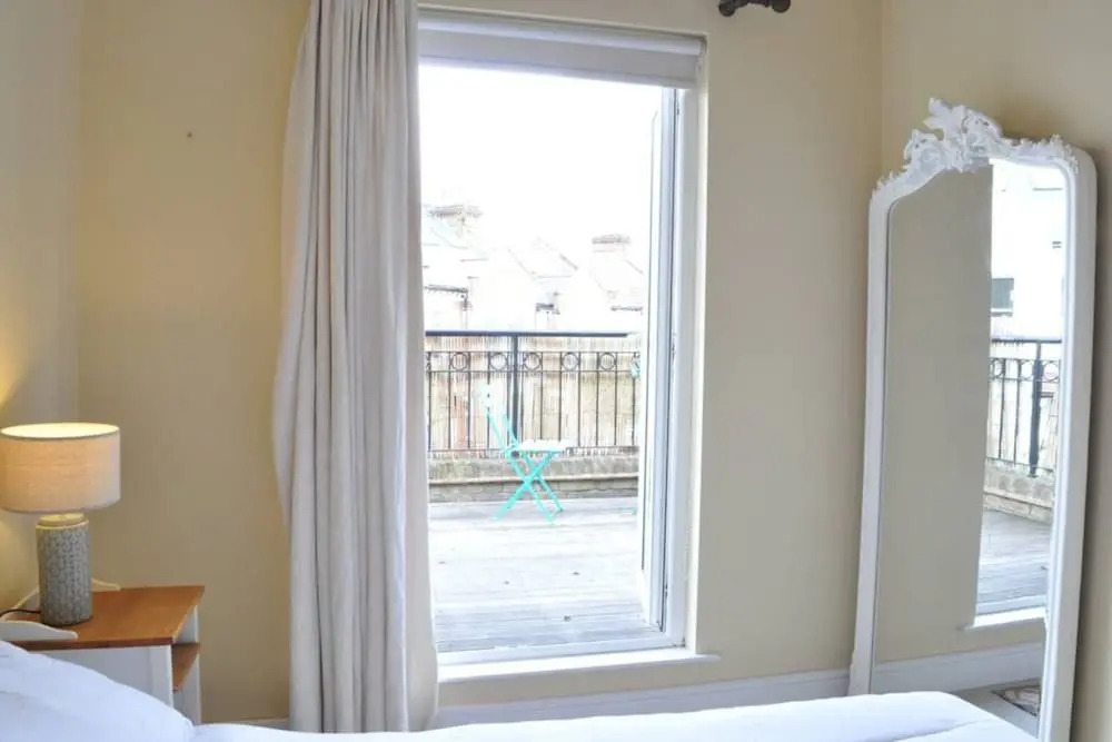 2 Bedroom Apartment With Terrace in Clapham
