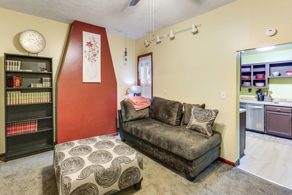 Easy University & Hospital Access! Pittsburgh Home