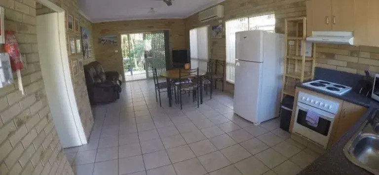 Agnes Palms Motel