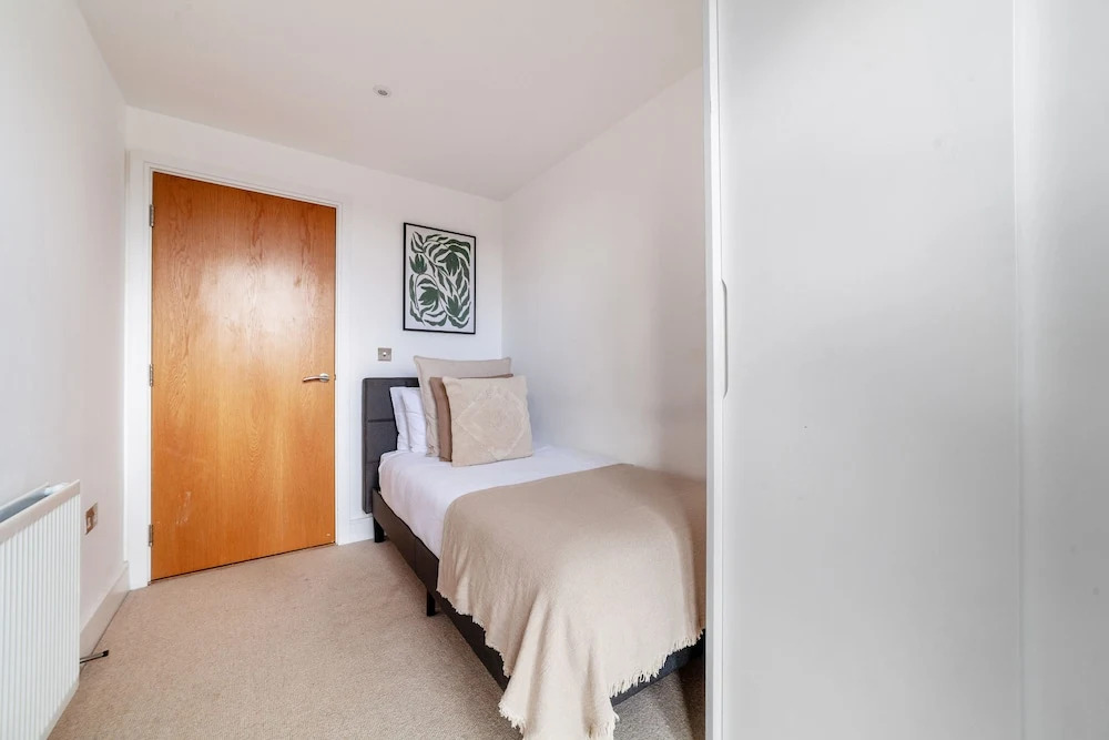 3 Bed Flat by Limehouse Basin