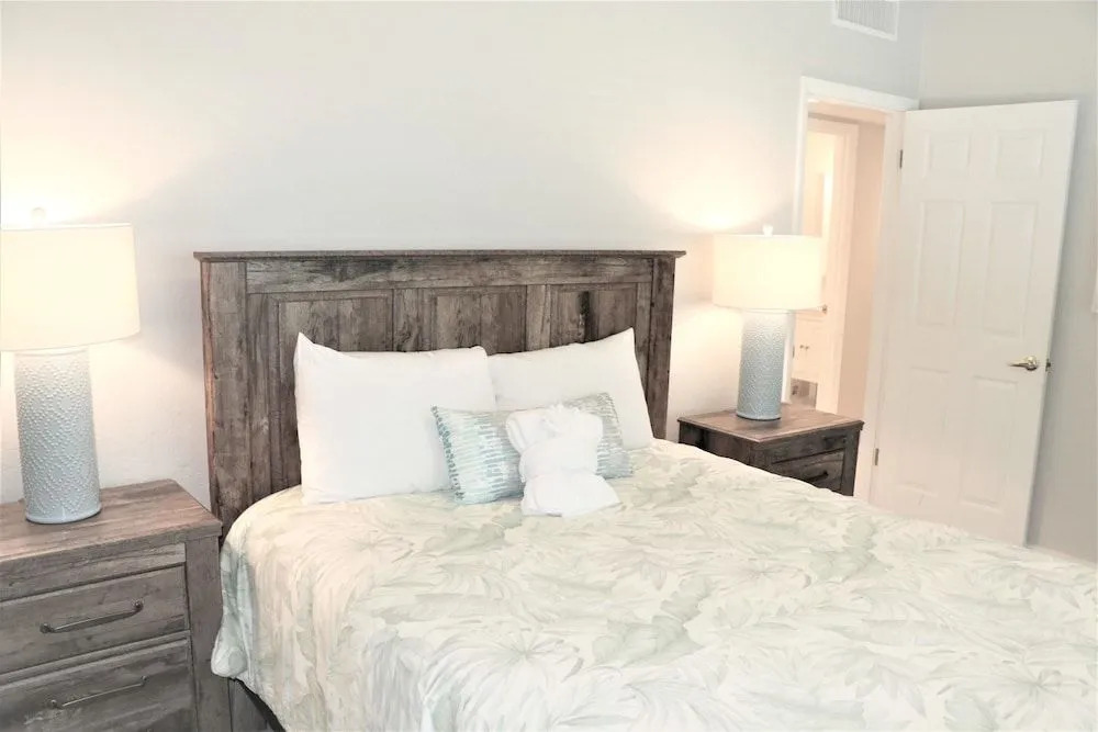 Jamaica Royale T23 - 2 Br Condo