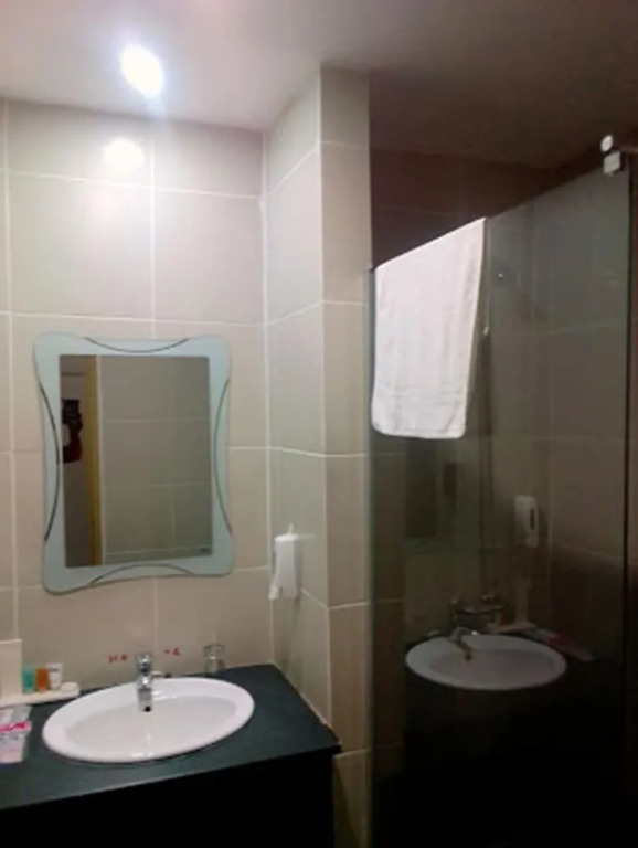 Golden Tulip Essential Kimbima Freetown