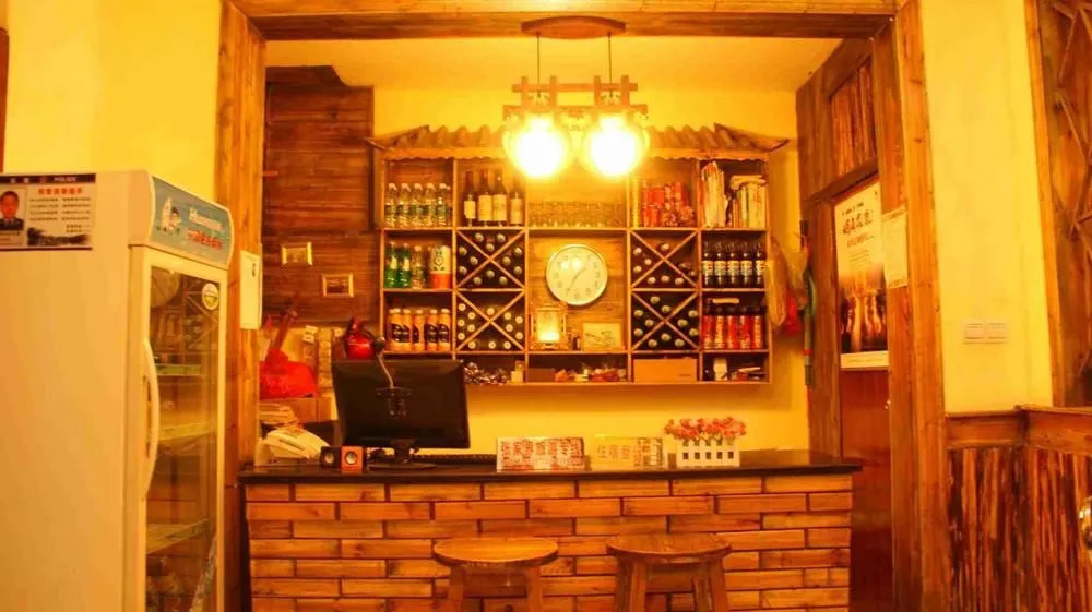 Happy Utopia B&B (Fenghuang Ancient City Nanhua Branch)