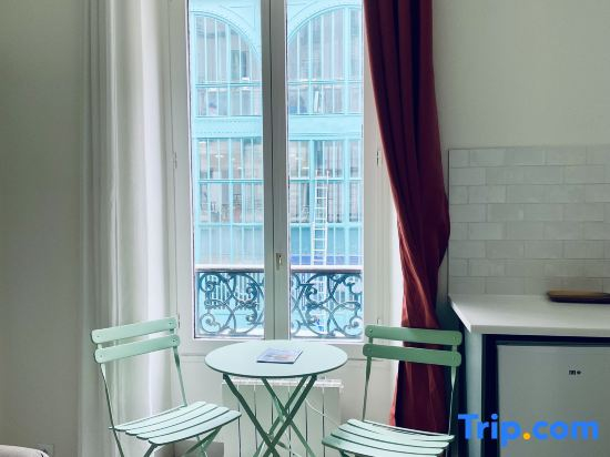 Jins cosy apartment at Paris 10ème