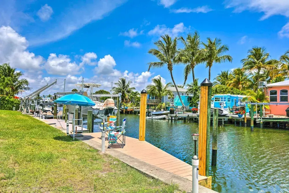 Boat Owner's Paradise: Jensen Beach Home w/ Dock!