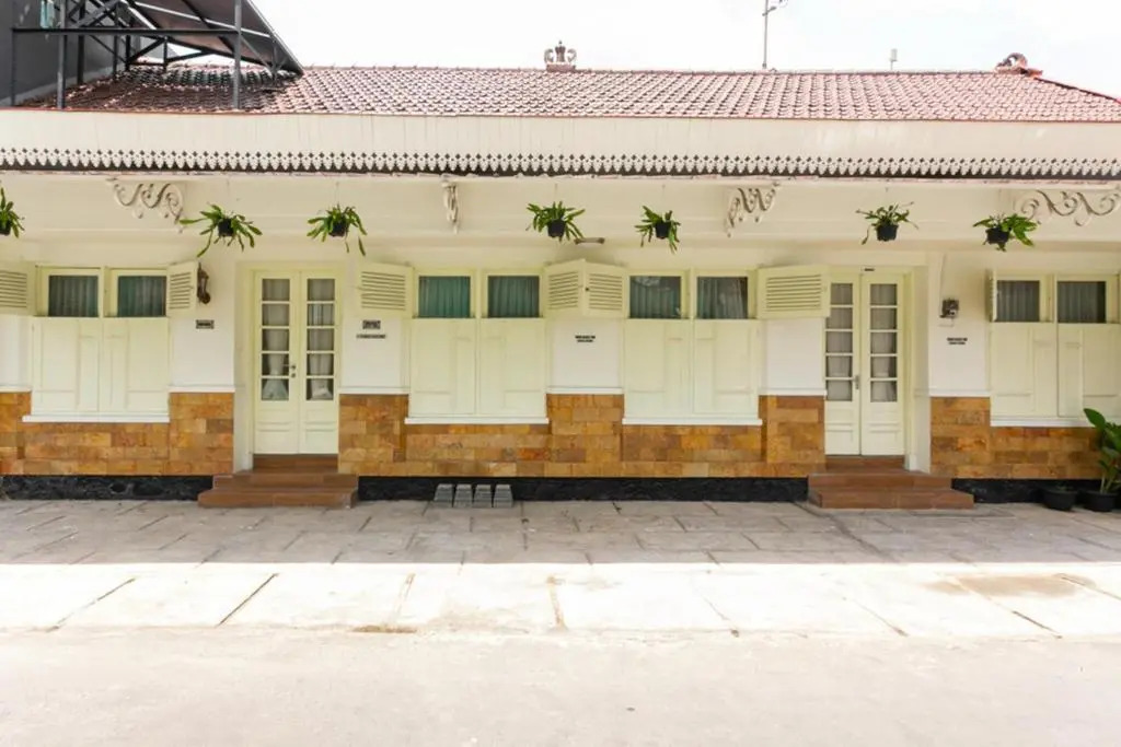 RedDoorz Syariah near Titik Nol Yogyakarta