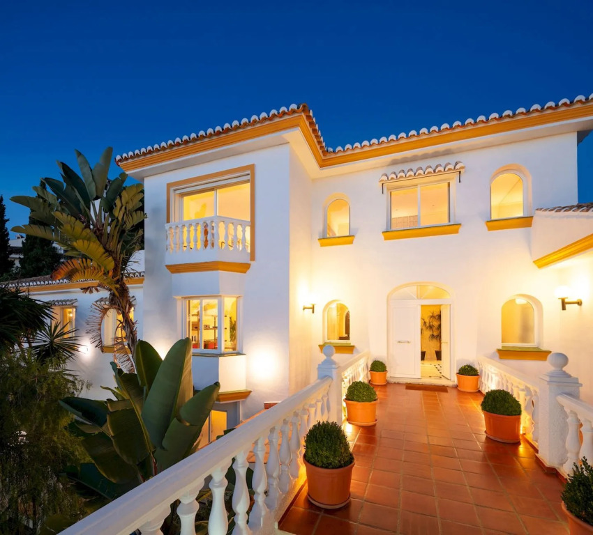Large Family Villa 500m From Beach with Stunning Views