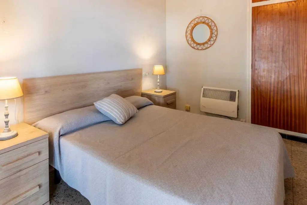 CARBONERAS 53 Apartamento con terraza jardín y vistas al mar
