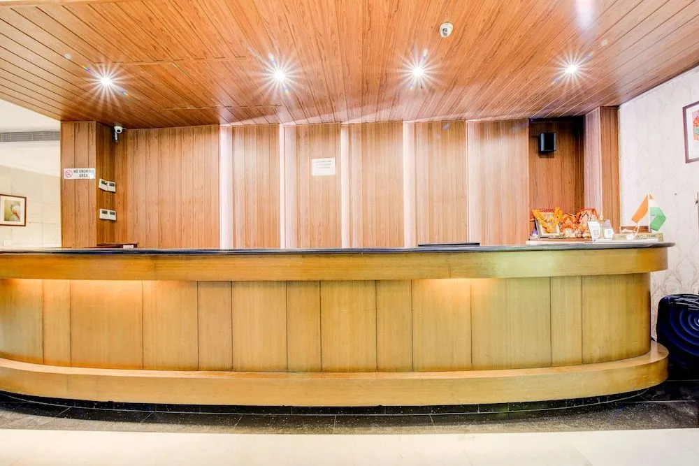 OYO 39725 Hotel Regent Continental