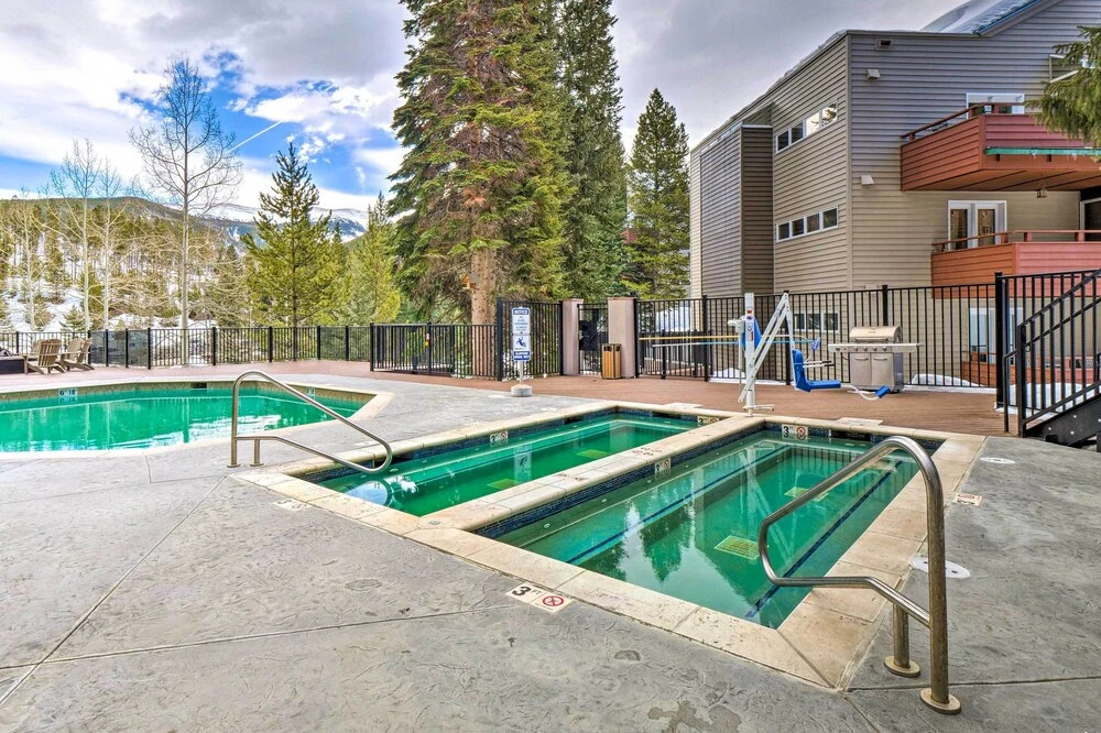 Ski-in/ski-out Winter Park Condo w/ Mountain Views