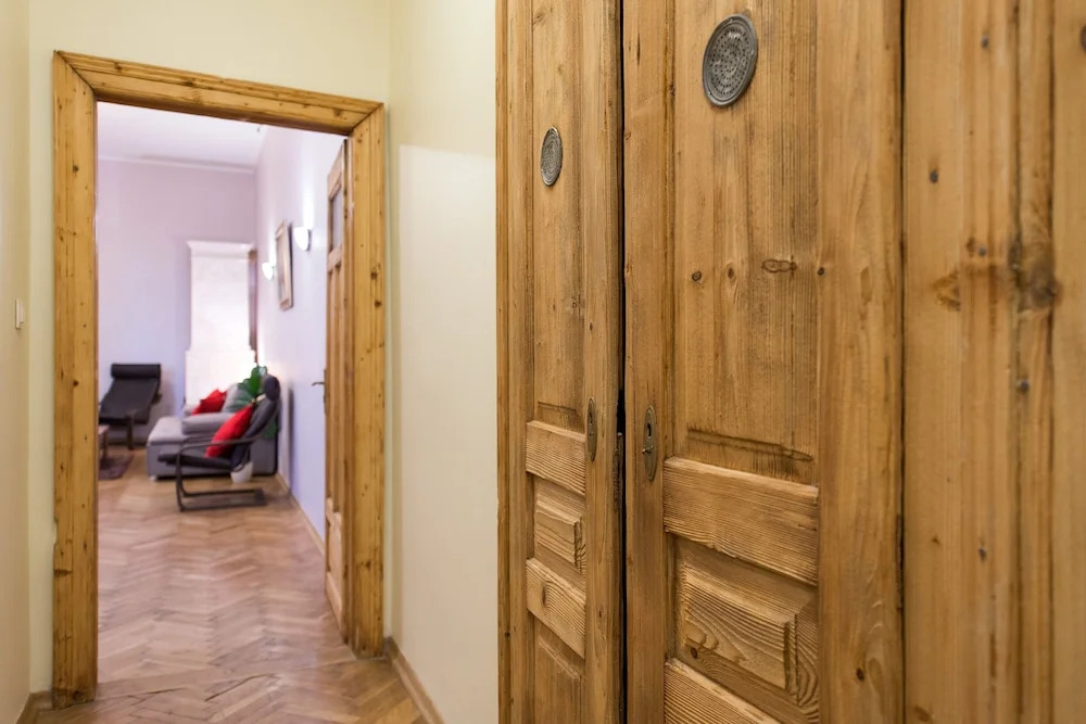 KrakowRentals - Family Apartment