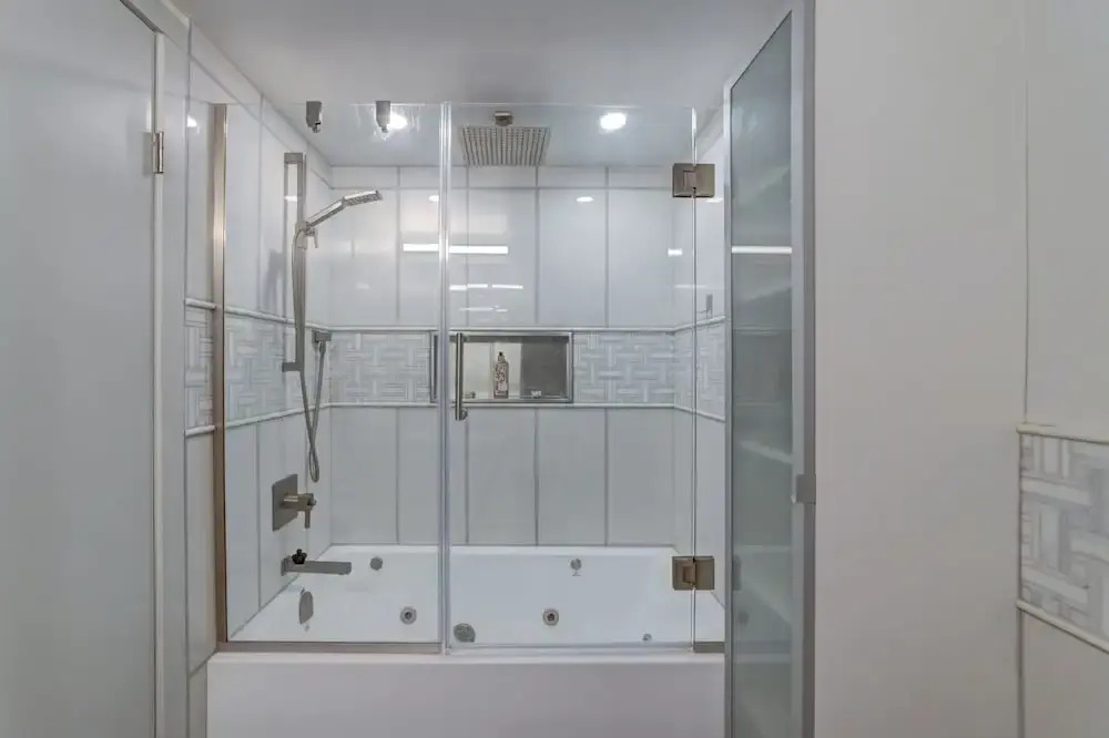 Art Deco Broadway Bedroom (with Shared Common Area)