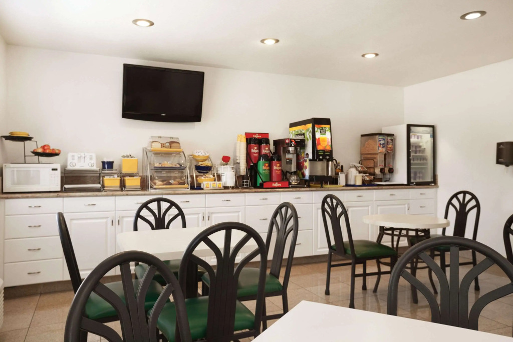 Days Inn by Wyndham Oceanside