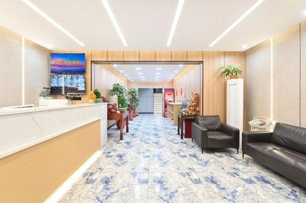 Chutian Hotel(Shibalidian Nanqiao Store)