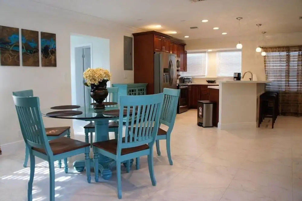 Beautiful Villa, Family Friendly, Access to Dock