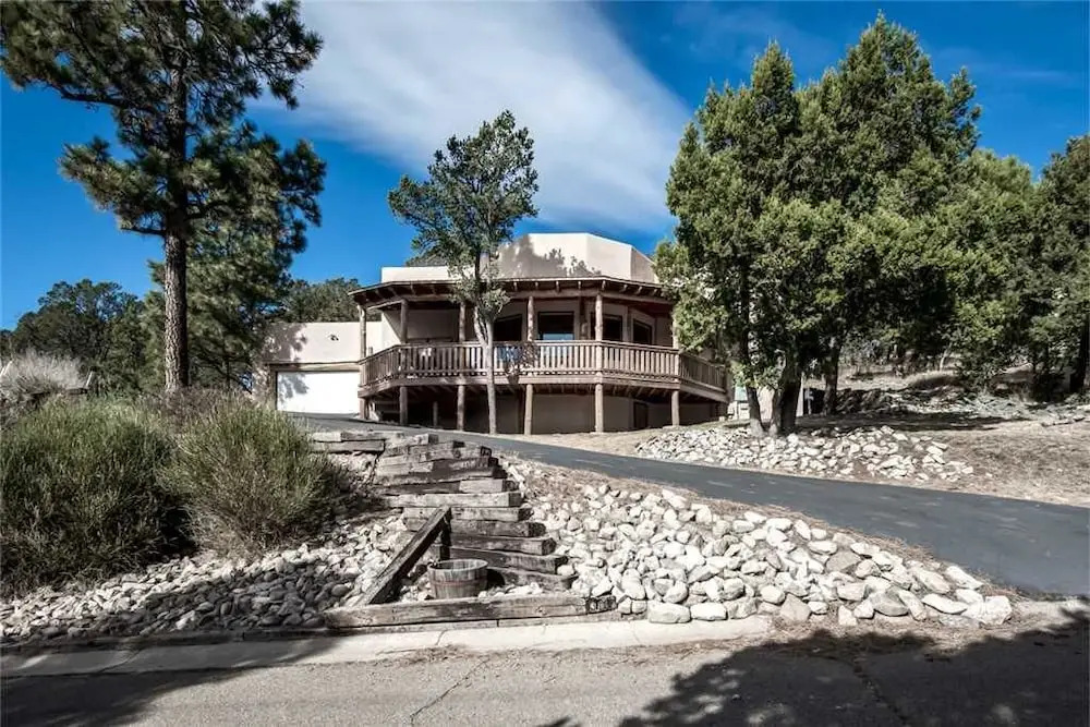 White Mountain Paradise - Four Bedroom Cabin