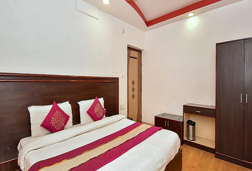 Hotel Deep Palace Near Bus Stand Udaipole