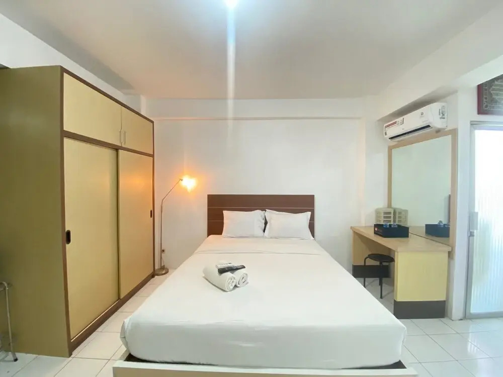 Spacious Studio Room with Sofa Bed at Emerald Towers Apartment