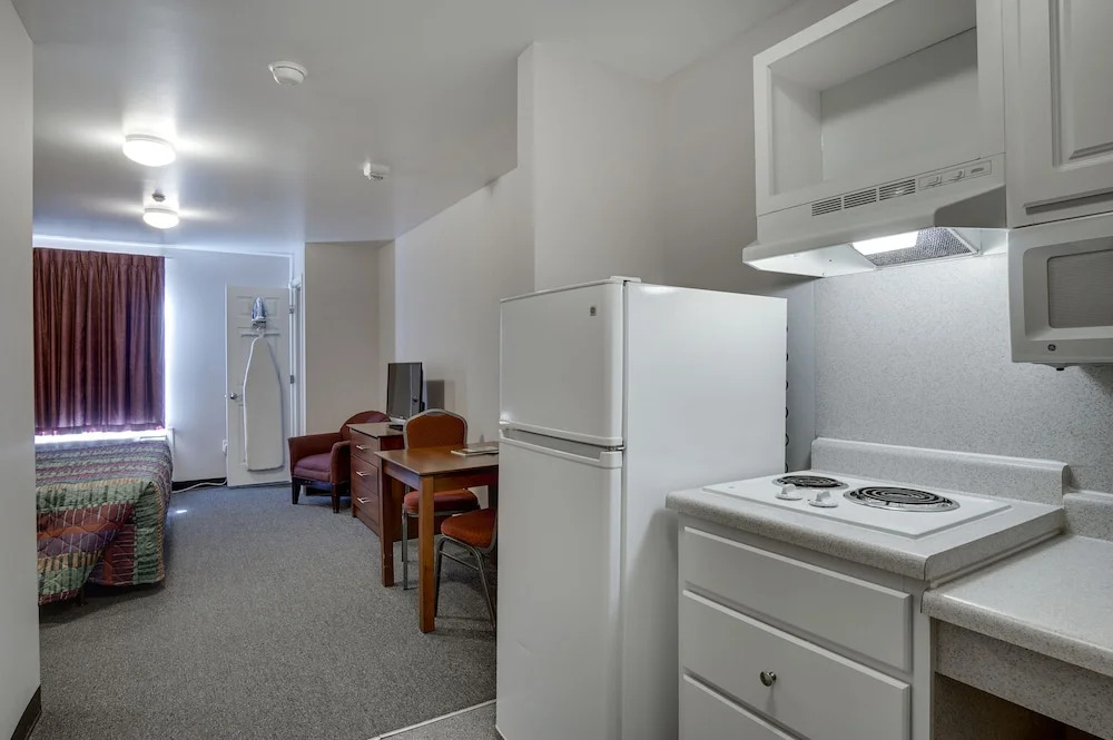 Savannah Suites