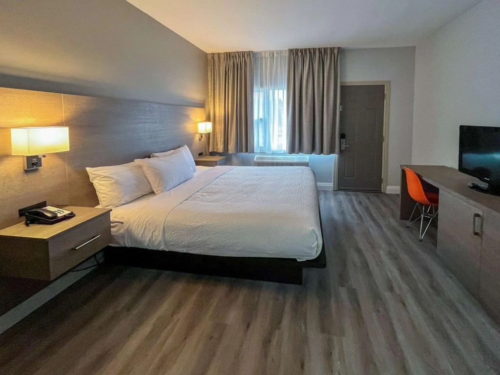 Motel 6 Sault Ste. Marie, ON