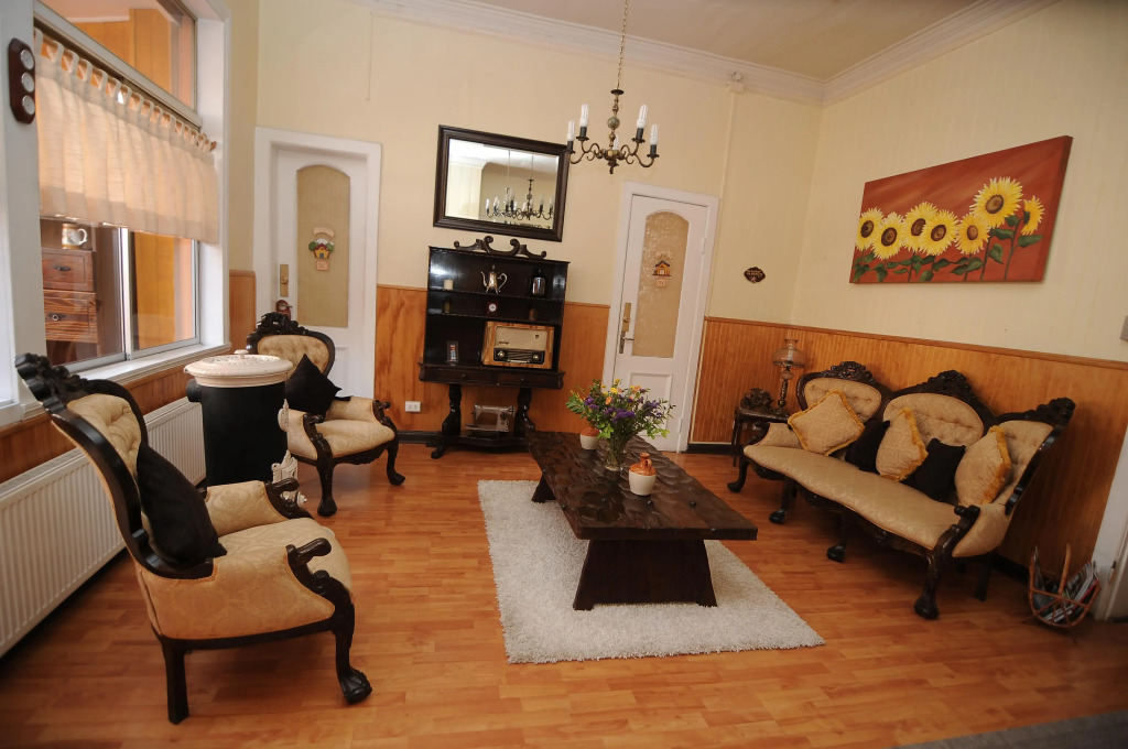 Cabañas y Hostal Borde Rio