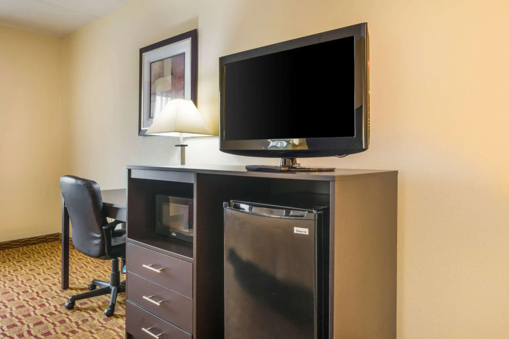 Spark by Hilton Sellersburg
