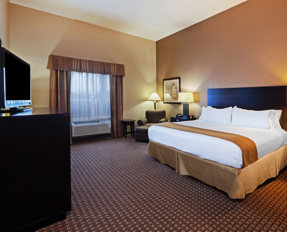 Holiday Inn Express Houston-Alvin by IHG