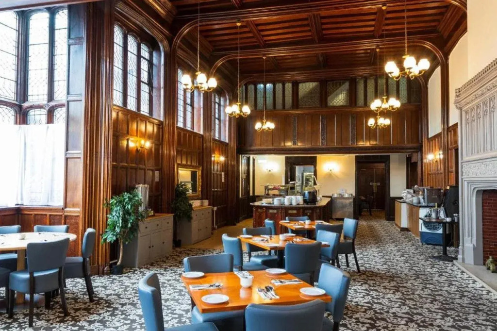 Royal Court Hotel