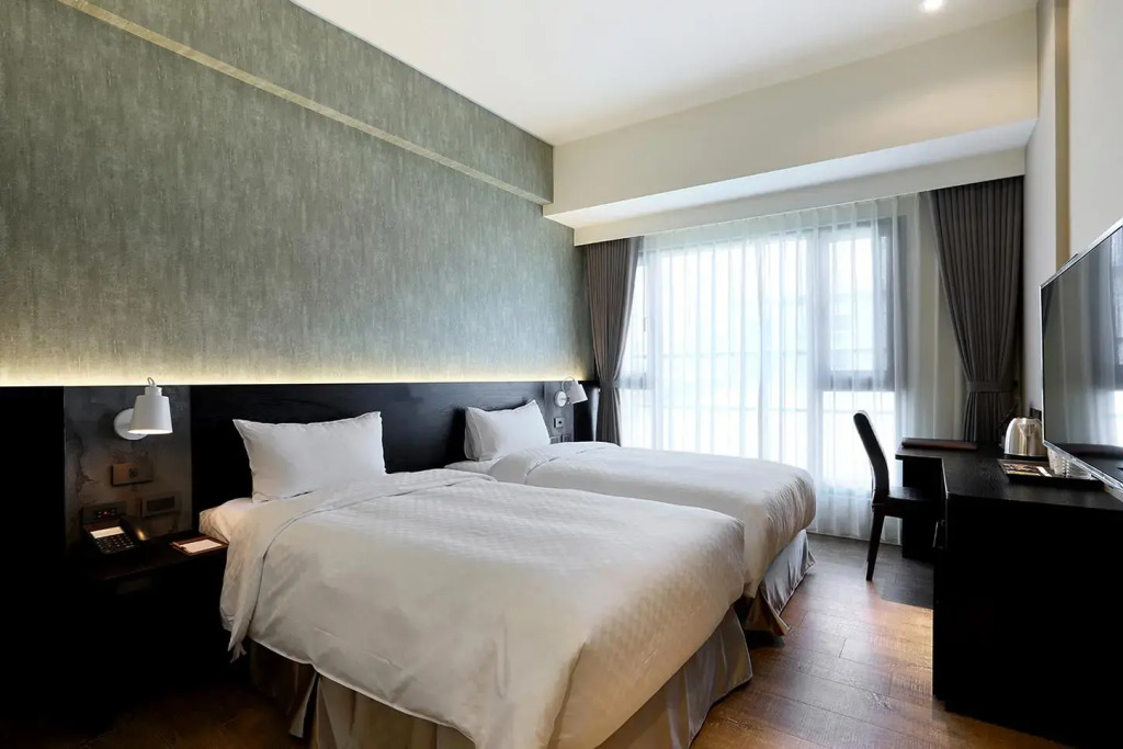 KUN Tour Hotel Feng Chai