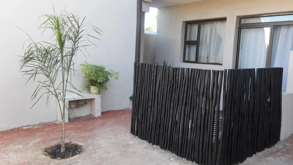 Self-catering Studio, Unit 6 on Krupp