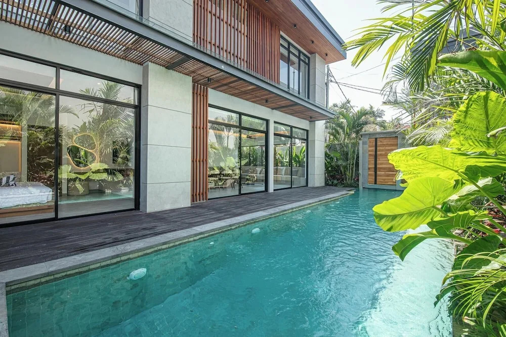 Tropical Elegance 5BR Canggu Villa Near Beach