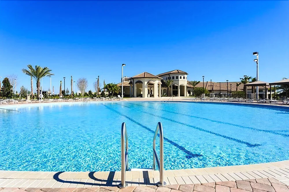 Serenade Champions Gate 8 Bedroom Home with Private Pool